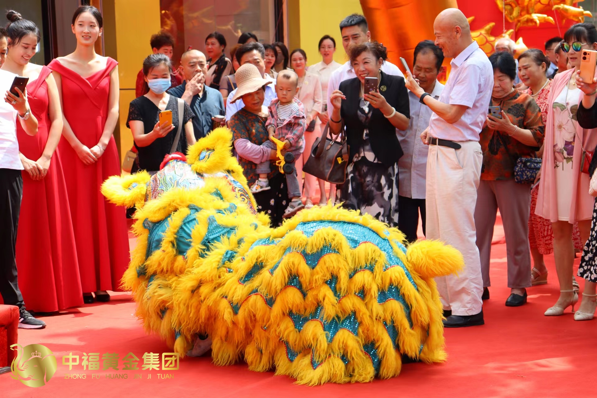 新店启航 | 热烈祝贺中福黄金集团匠鑫中福西岗金店开业大吉！(图2)